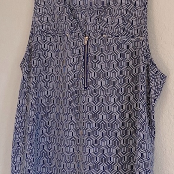 Woman’s 2X sleeveless Blouse! - Picture 2 of 6